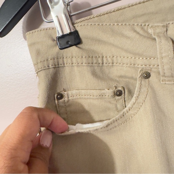 Faded Glory Capri Pants Tan Women Size 6 - Picture 5 of 7